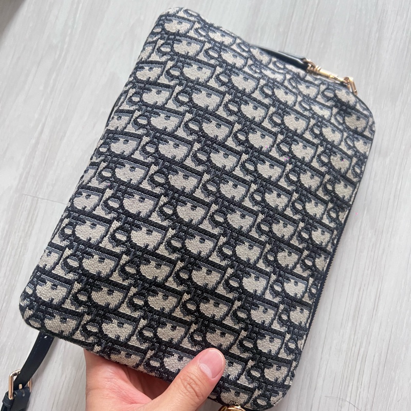 DIOR Oblique 藍丹寧 三合一包 旅行套組* 買了收藏  9新以上  割愛 29800 #買到賺到 尺寸 (公分)21X26.5cm #防塵袋  #附上背帶直接可以斜背  #必買-30