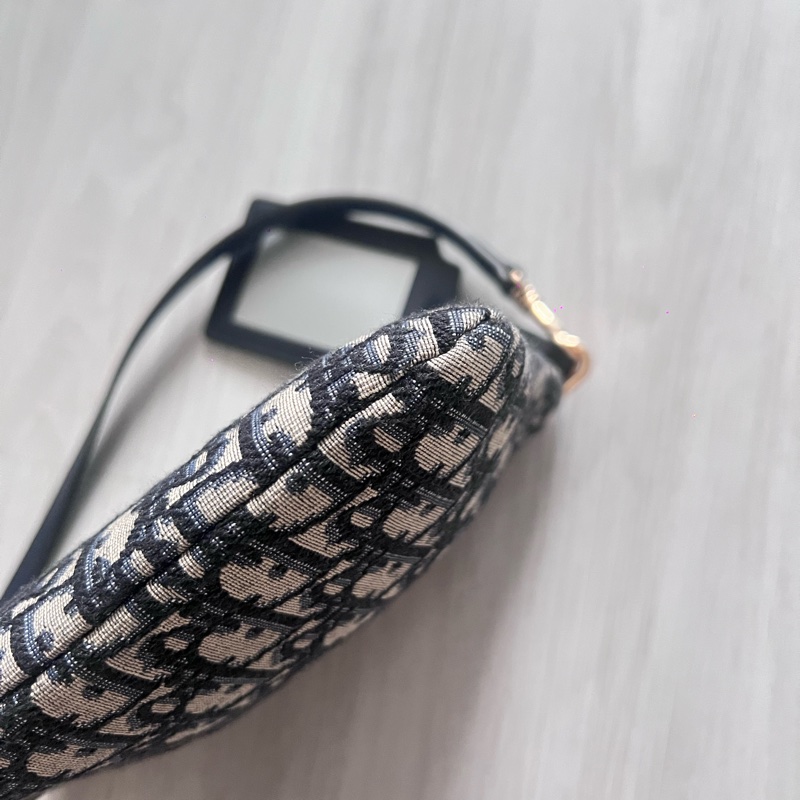 DIOR Oblique 藍丹寧 三合一包 旅行套組* 買了收藏  9新以上  割愛 29800 #買到賺到 尺寸 (公分)21X26.5cm #防塵袋  #附上背帶直接可以斜背  #必買-31