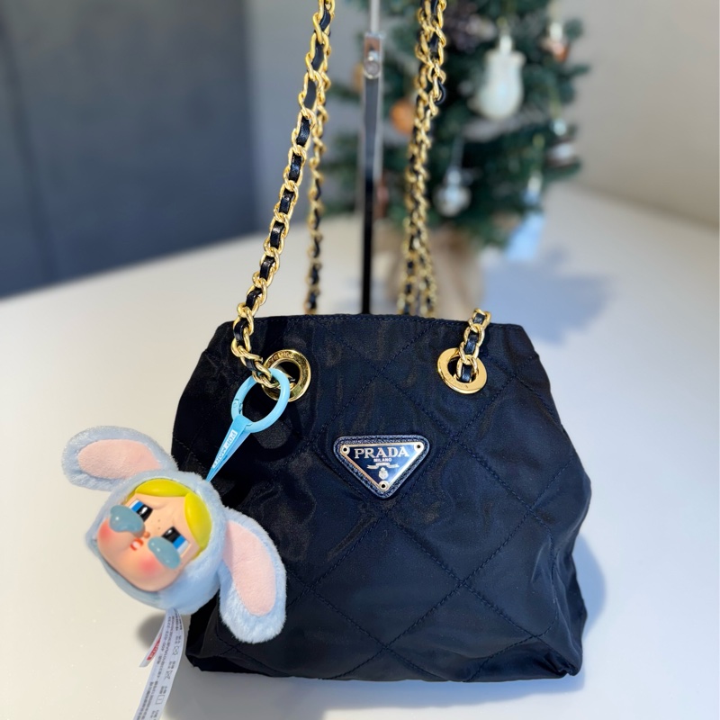 PRADA 降落傘尼龍肩背包-1