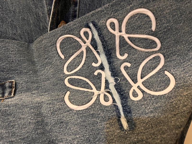 2025 《Loewe 》Anagram overshirt in denim刺繡牛仔外套(吊牌在)-13