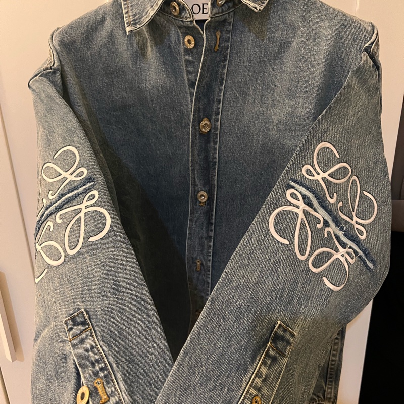 2025 《Loewe 》Anagram overshirt in denim刺繡牛仔外套(吊牌在)-14