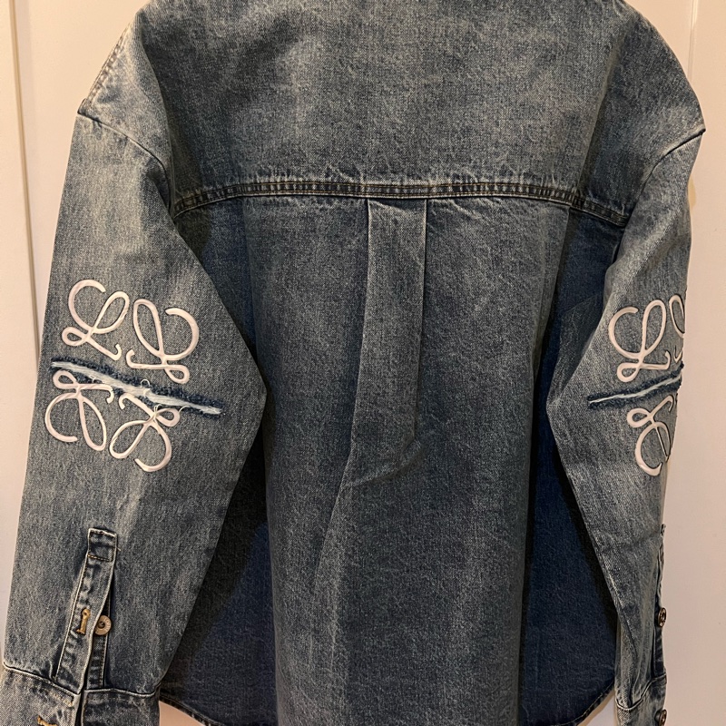 2025 《Loewe 》Anagram overshirt in denim刺繡牛仔外套(吊牌在)-19