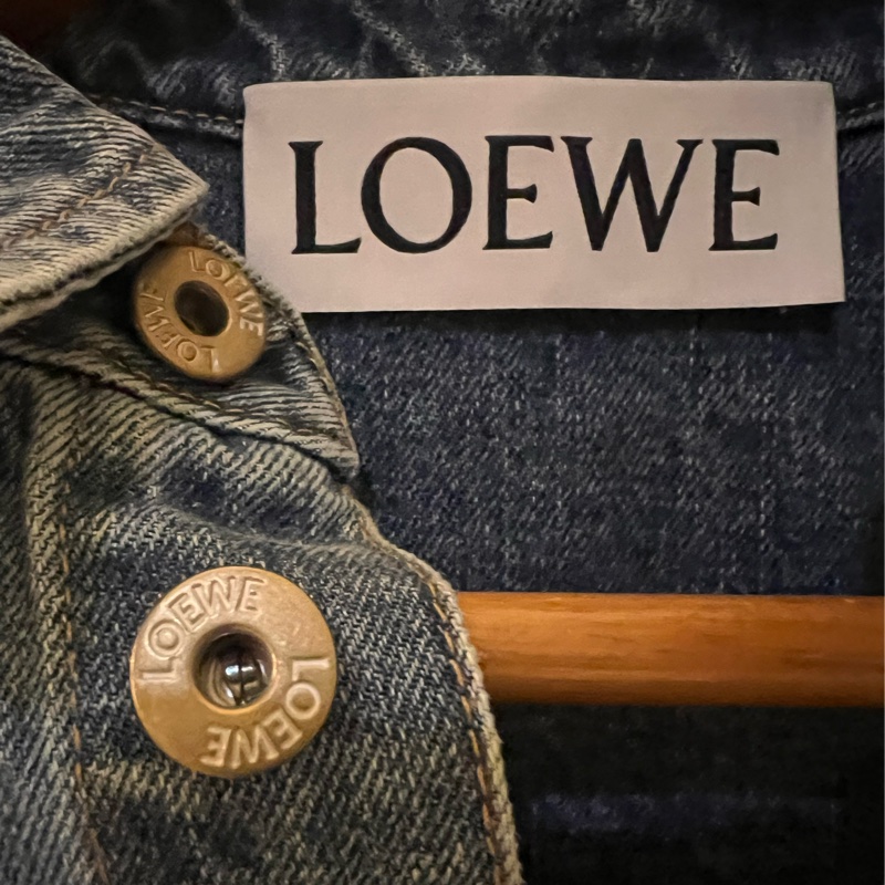 2025 《Loewe 》Anagram overshirt in denim刺繡牛仔外套(吊牌在)-21