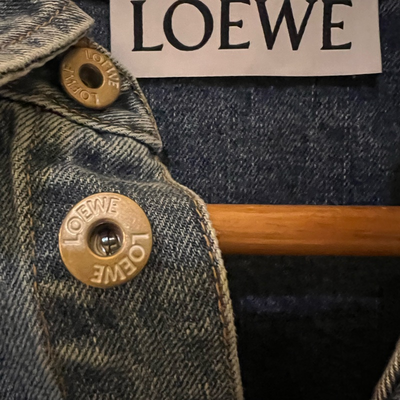 2025 《Loewe 》Anagram overshirt in denim刺繡牛仔外套(吊牌在)-27