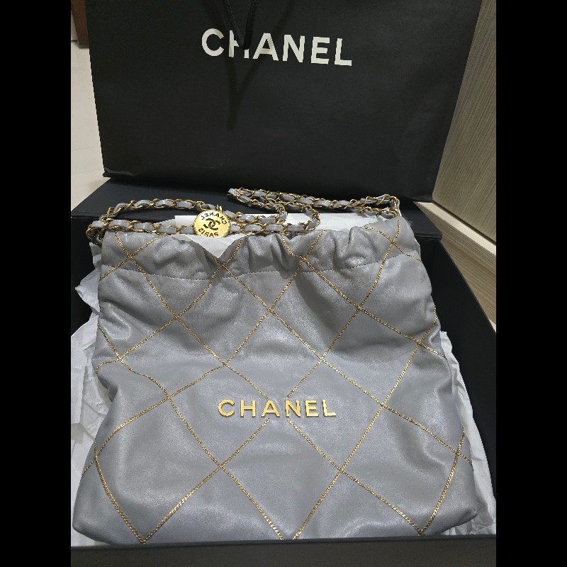 Chanel 22 Bag Medium 灰金 羊皮｜2023 日本心齋橋購入｜完整配件｜實背耐看款-0