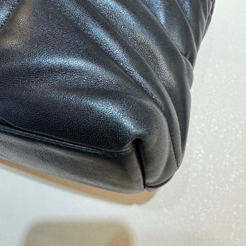 YSL黑金羊皮衍縫小號PUFFER側背包5774761 雲朵包-13