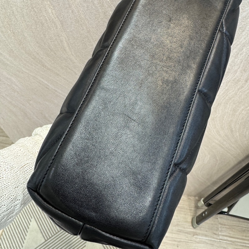 YSL黑金羊皮衍縫小號PUFFER側背包5774761 雲朵包-15