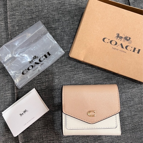 Coach 奶茶色三折短夾/奶油色荔枝皮