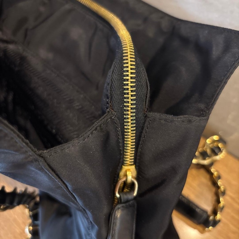 💝FuFu.Style ⟡.·* Prada 降落傘尼龍單肩包-17