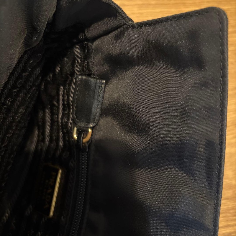 💝FuFu.Style ⟡.·* Prada 降落傘尼龍單肩包-34