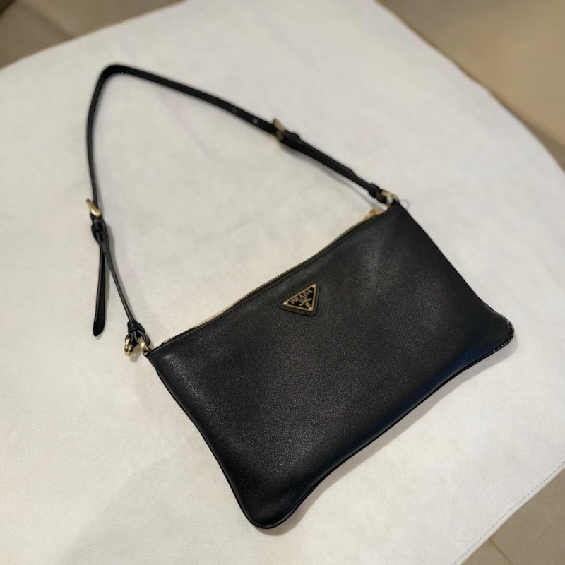 🎁夏季折扣🎁Prada 1BC238 幾何造型皮革單肩包  黑色-2