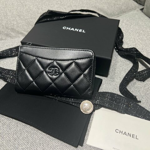 CHANEL All Black 加大款零錢卡包 男女皆宜 全新未使用