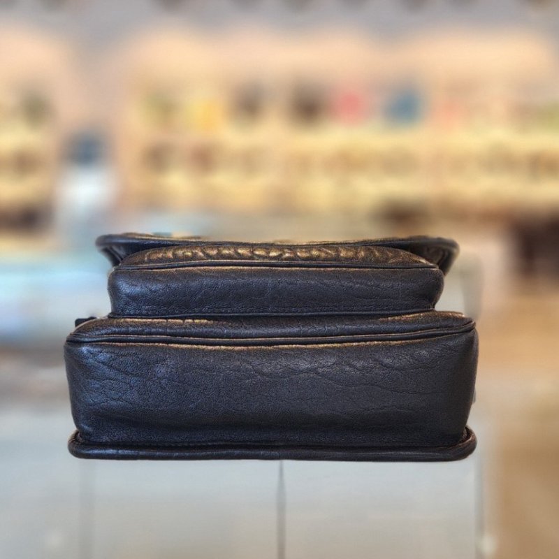 ✨2026季度全新✨Saint Laurent 776611 Niki 小型粒面小羊皮郵差包 黑色-12