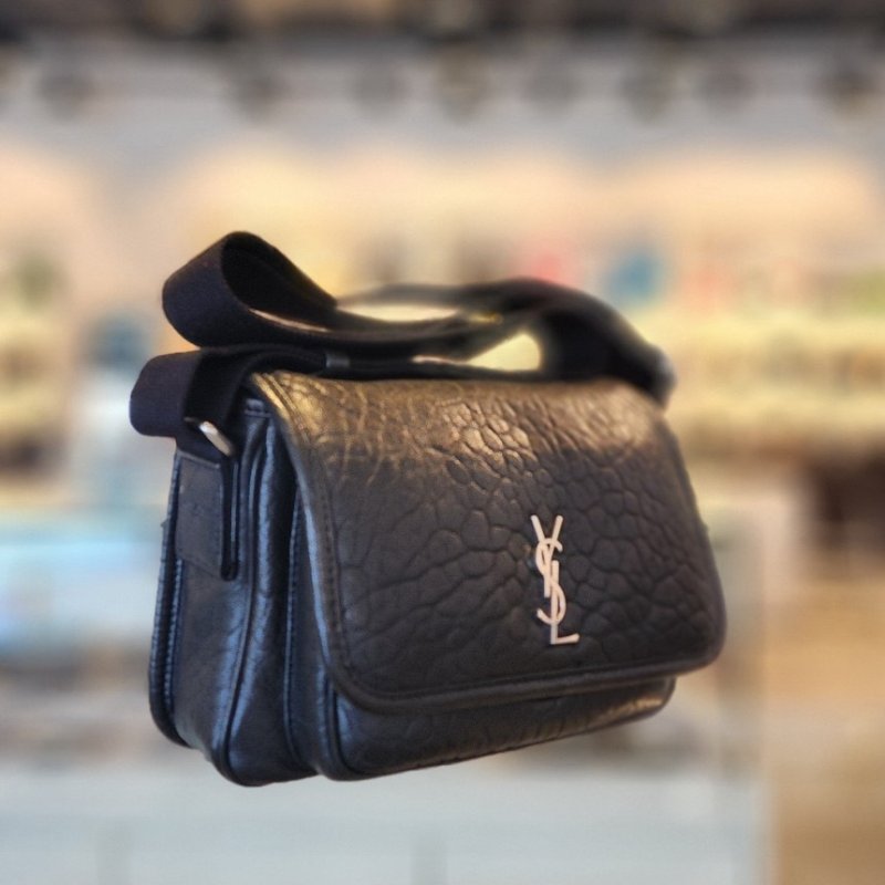 ✨2026季度全新✨Saint Laurent 776611 Niki 小型粒面小羊皮郵差包 黑色-14