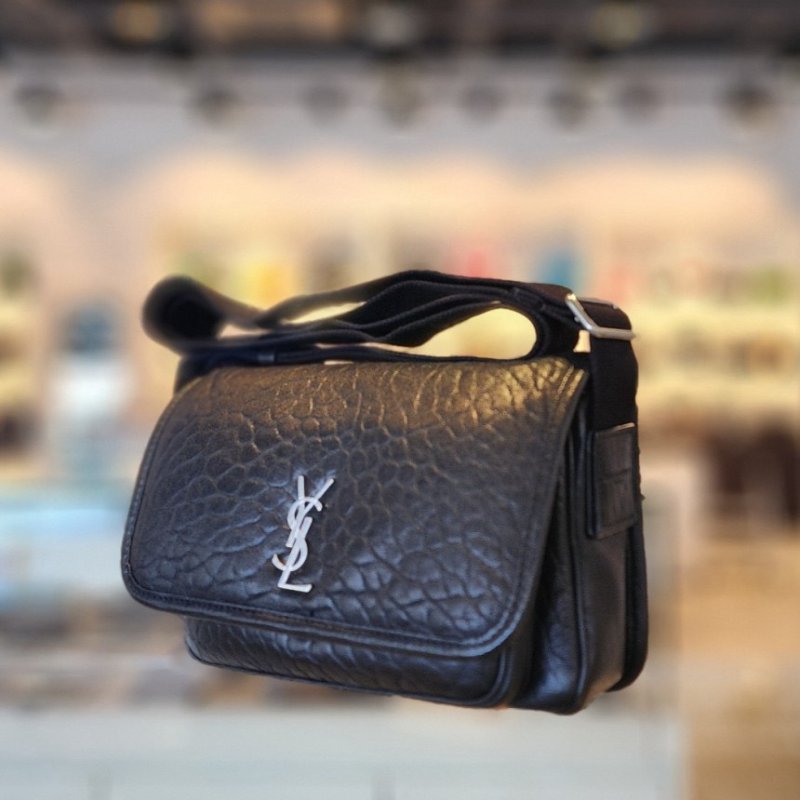 ✨2026季度全新✨Saint Laurent 776611 Niki 小型粒面小羊皮郵差包 黑色-15