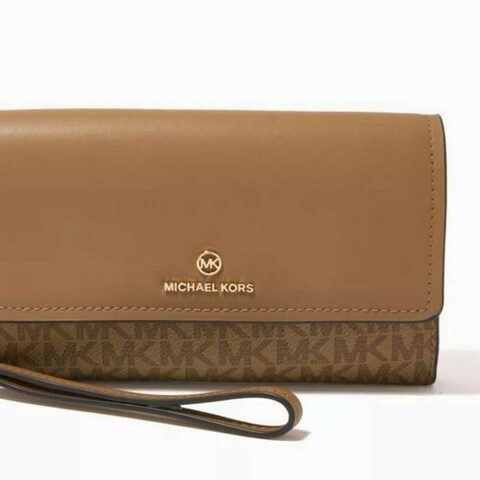 全新正品MICHAEL KORS MK JET SET CHARM 駝色PVC防刮印花三折手拿長夾