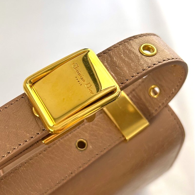 Dior 牛皮皮革30 Montaigne金扣肩背袋-10