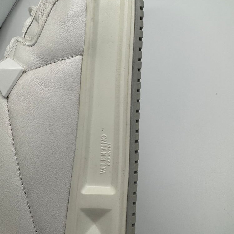 VALENTINO ONESTUD-7