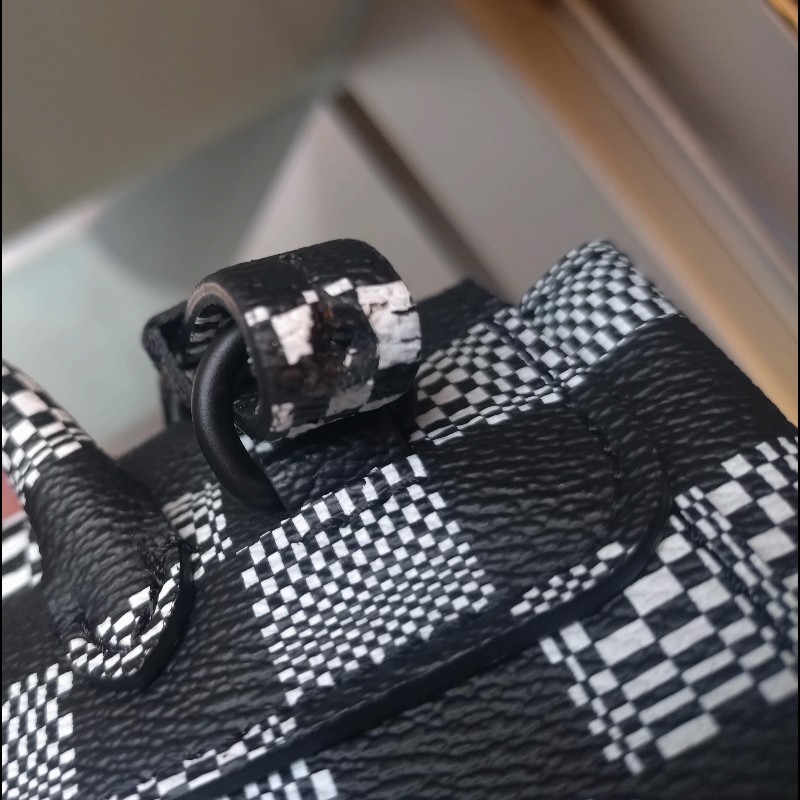 LV 黑白格子小斜背包 Steamer nano-14