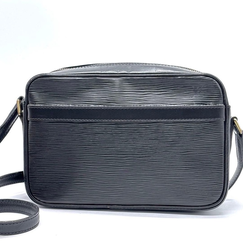 💝FuFu.Style ⟡.·* LV EPI 水波紋斜背包-3