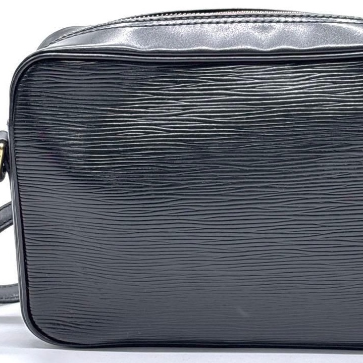 💝FuFu.Style ⟡.·* LV EPI 水波紋斜背包-8