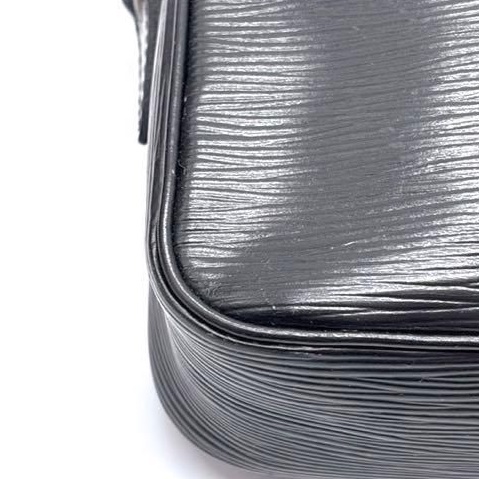 💝FuFu.Style ⟡.·* LV EPI 水波紋斜背包-15