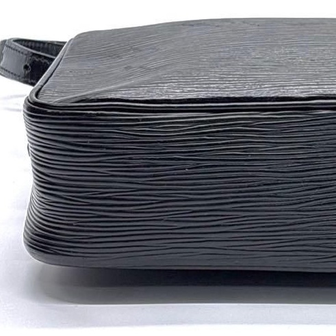 💝FuFu.Style ⟡.·* LV EPI 水波紋斜背包-18