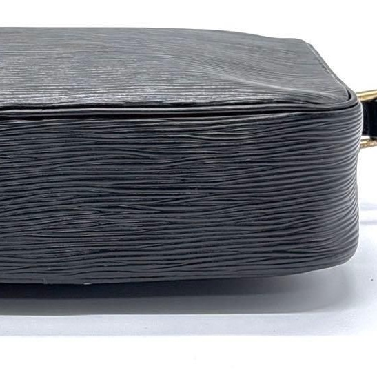 💝FuFu.Style ⟡.·* LV EPI 水波紋斜背包-19