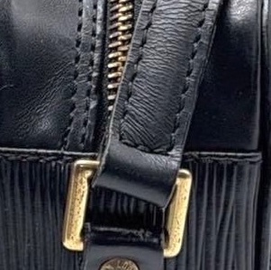 💝FuFu.Style ⟡.·* LV EPI 水波紋斜背包-25