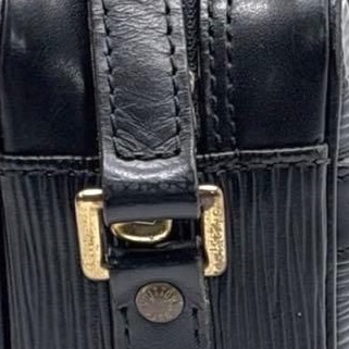 💝FuFu.Style ⟡.·* LV EPI 水波紋斜背包-26