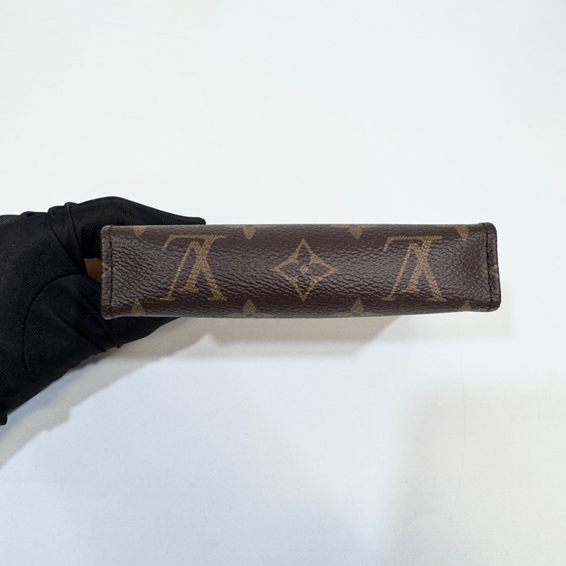 🥨近全新路易威登新版洗漱包LV原花一字拉鏈Toiltry Pouch On Chain肩背包M81412-13