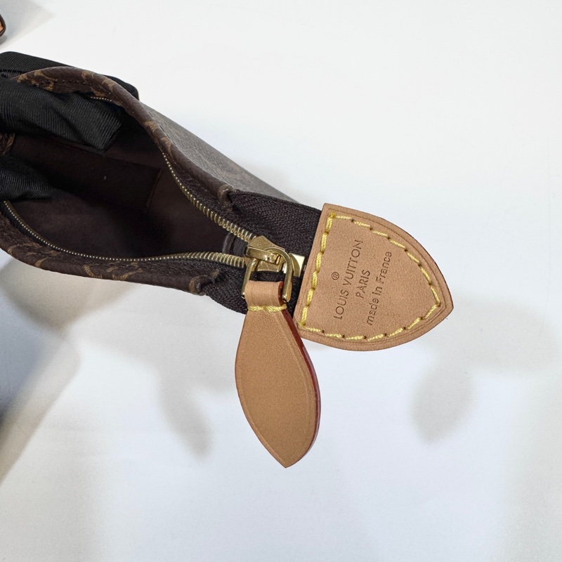 🥨近全新路易威登新版洗漱包LV原花一字拉鏈Toiltry Pouch On Chain肩背包M81412-16