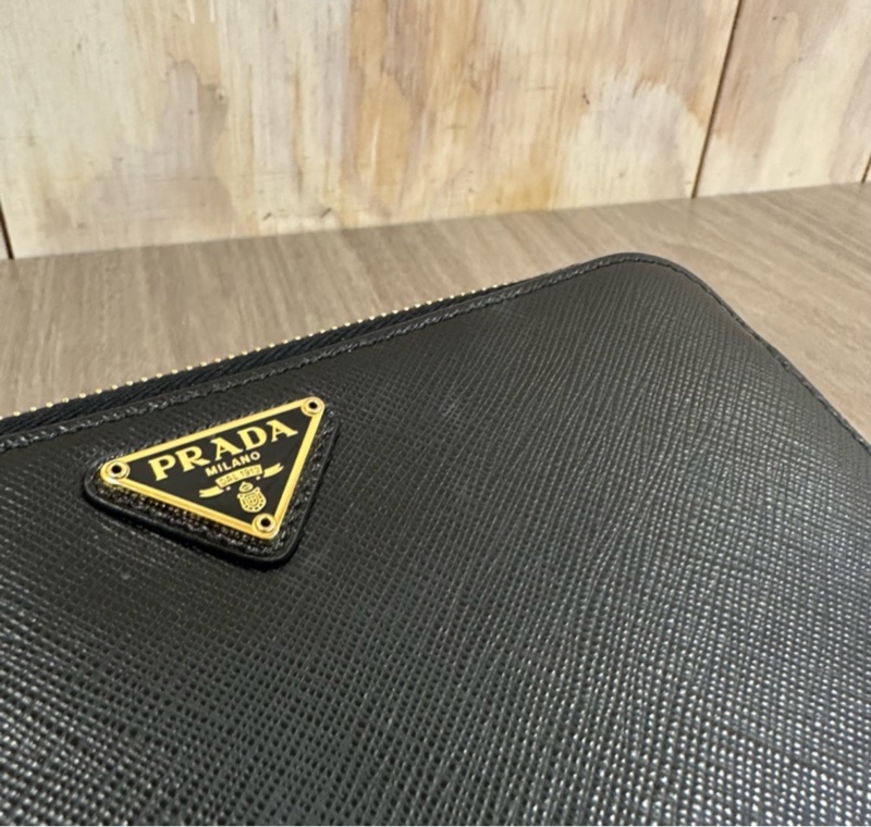 Prada 1BP024黑色防刮牛皮金色三角log鏈條Woc-25