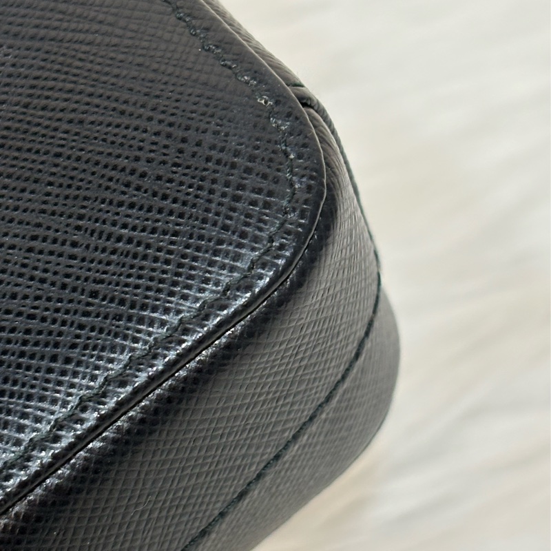 Prada 1BP024黑色防刮牛皮金色三角log鏈條Woc-53