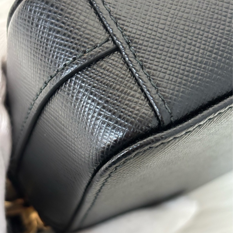 Prada 1BP024黑色防刮牛皮金色三角log鏈條Woc-54