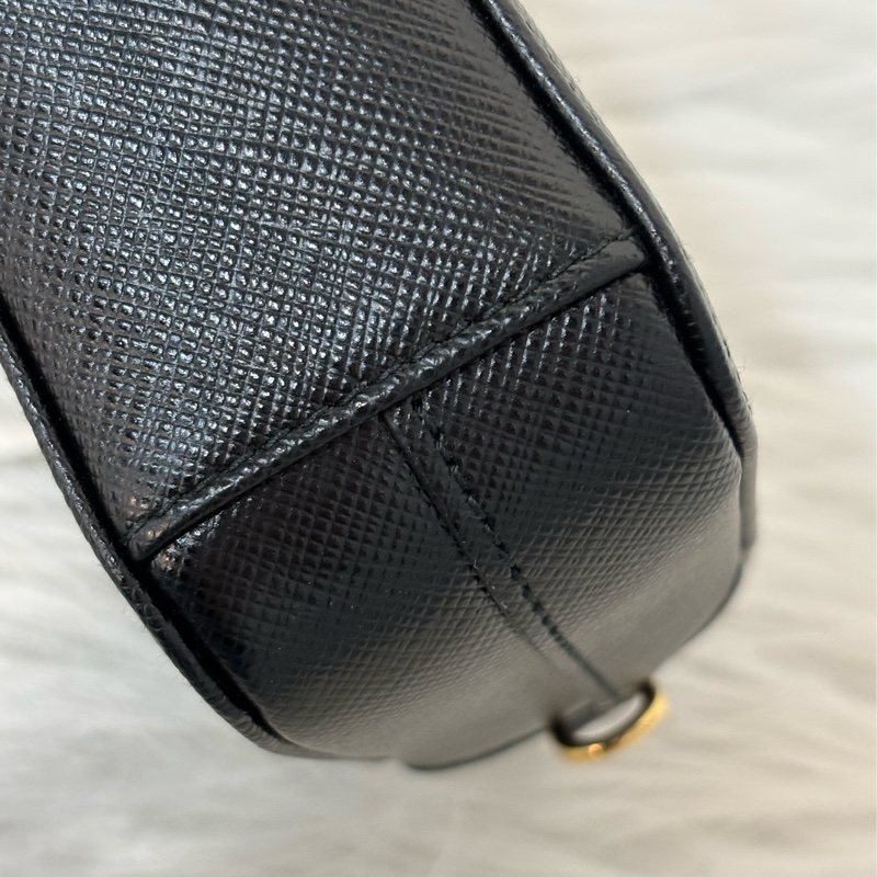 Prada 1BP024黑色防刮牛皮金色三角log鏈條Woc-58