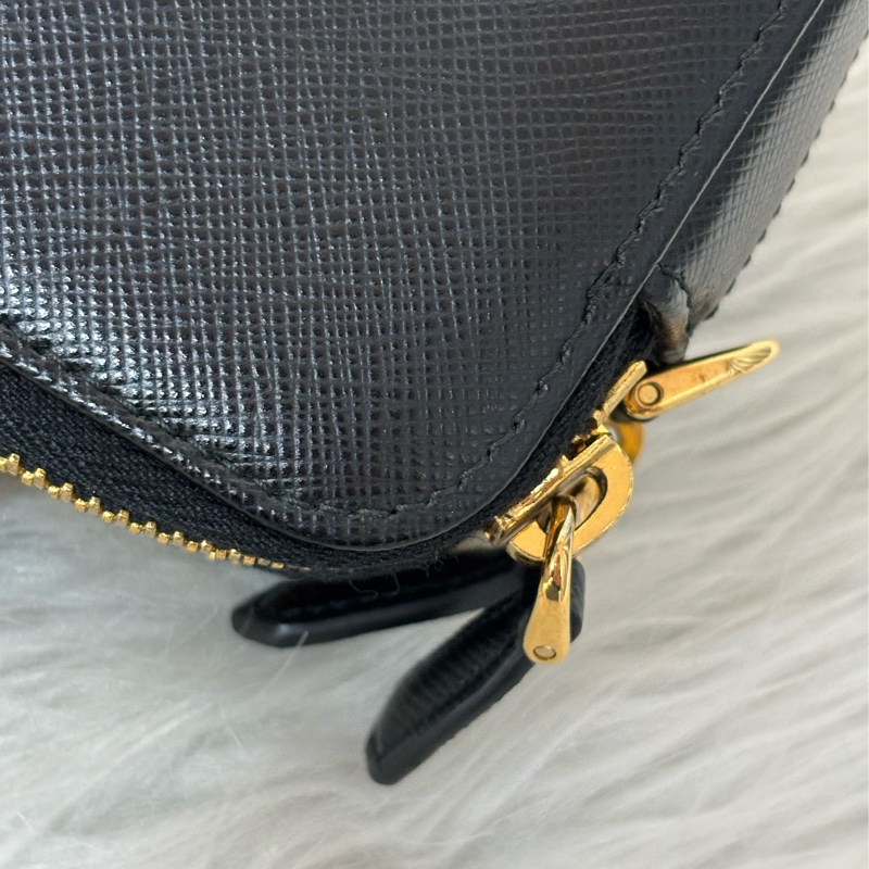 Prada 1BP024黑色防刮牛皮金色三角log鏈條Woc-63