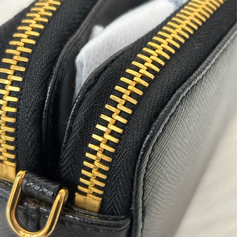 Prada 1BP024黑色防刮牛皮金色三角log鏈條Woc-66