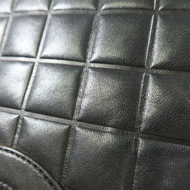 CHANEL 牛皮皮革Handbag金扣手挽袋-10