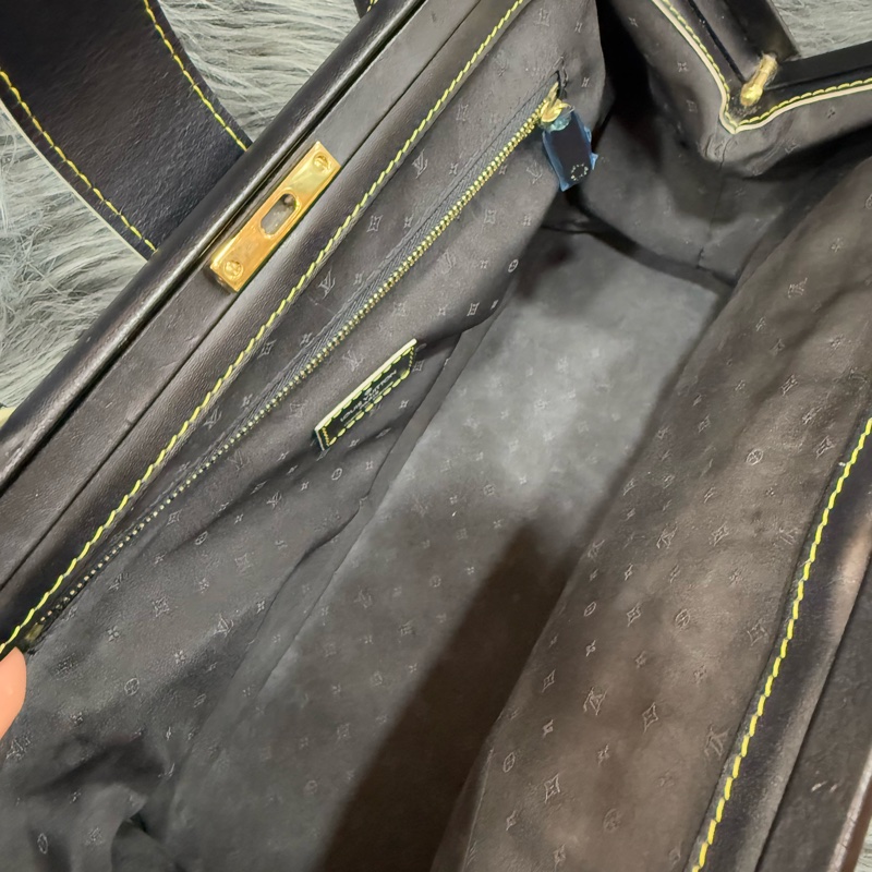 LV M91805 黑色 SUHALI 金釦 鉚釘 山羊皮 手提包 醫生包 貴婦包-19