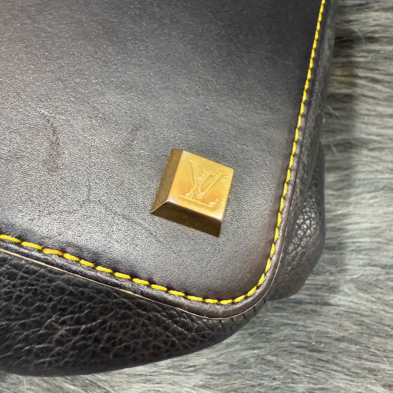 LV M91805 黑色 SUHALI 金釦 鉚釘 山羊皮 手提包 醫生包 貴婦包-27