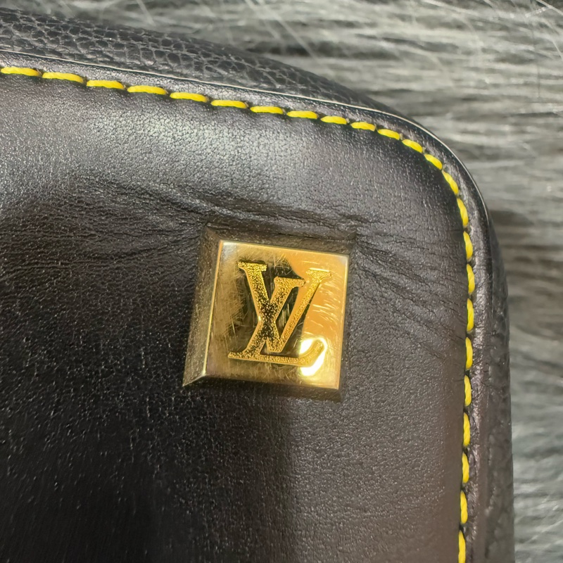 LV M91805 黑色 SUHALI 金釦 鉚釘 山羊皮 手提包 醫生包 貴婦包-28
