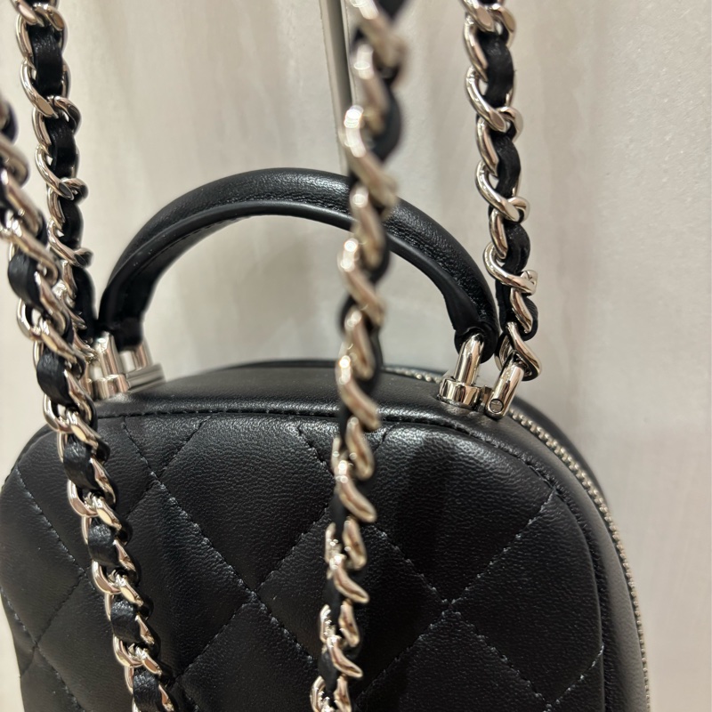 CHANEL 香奈兒 小書包 黑色羊皮銀釦-8