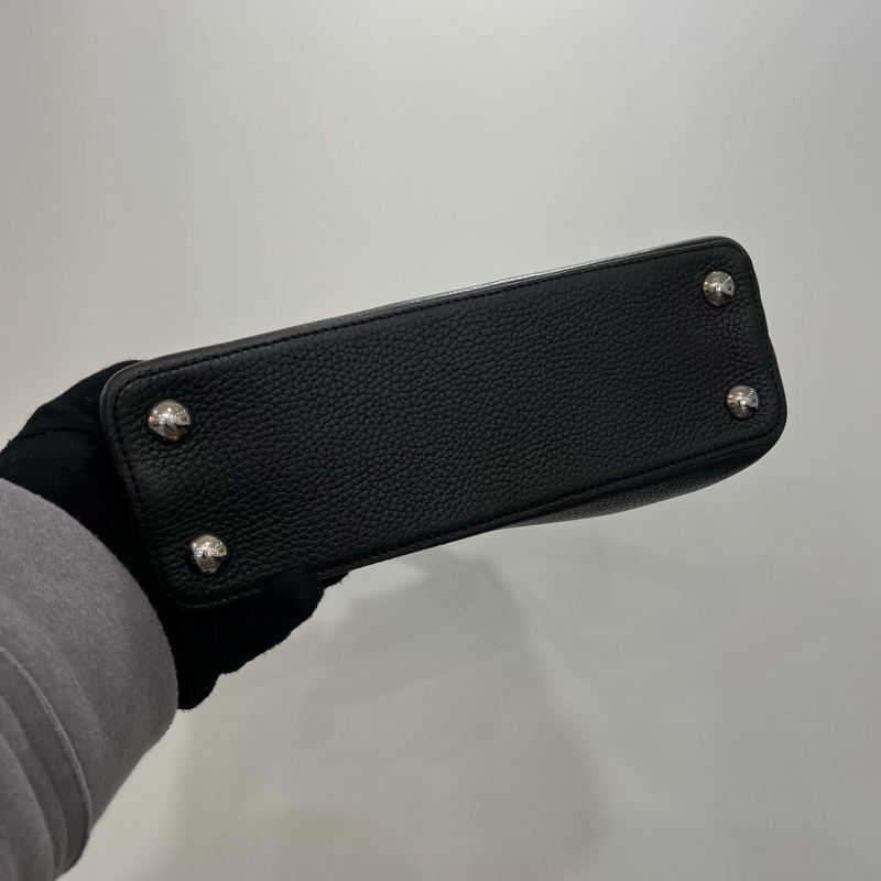 LV 黑銀 capucinesBB手提單肩斜挎包-5
