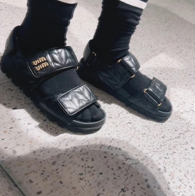 促銷品 Miu Miu 魔術貼涼鞋-5