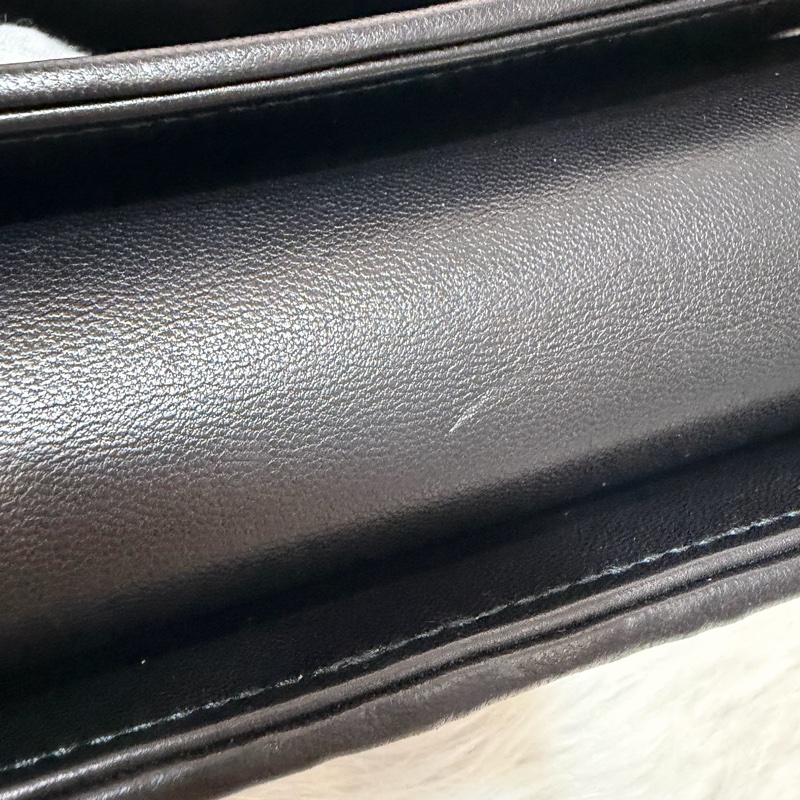 Miumiu 5BD016黑色皺摺皮革銀鏈條斜背包 Woc-38
