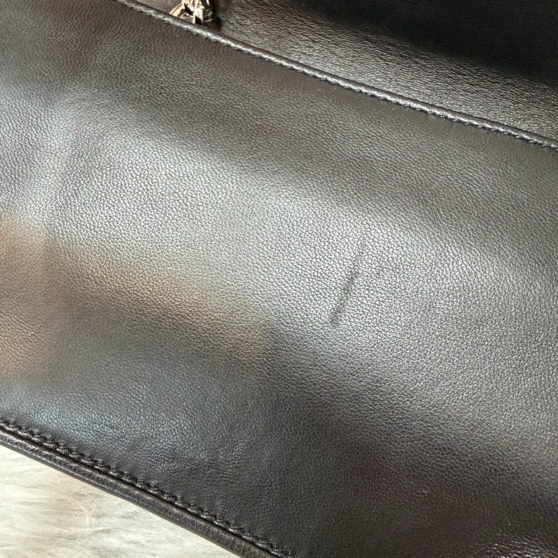 Miumiu 5BD016黑色皺摺皮革銀鏈條斜背包 Woc-26