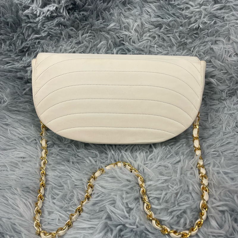 Chanel Vintage 白雪公主金扣半月包 香奈兒-14