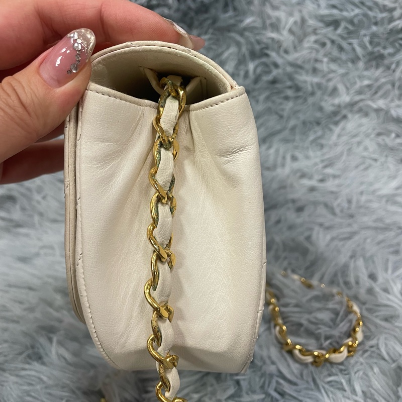 Chanel Vintage 白雪公主金扣半月包 香奈兒-16