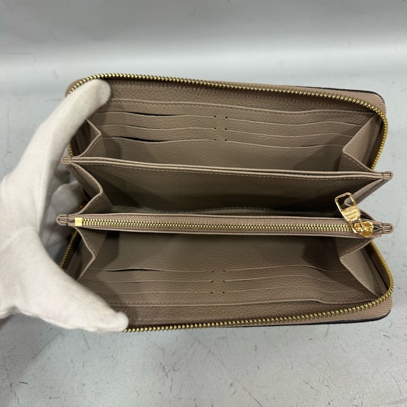 Louis Vuitton M69794奶茶色牛皮壓紋大logo拉鍊長夾-26